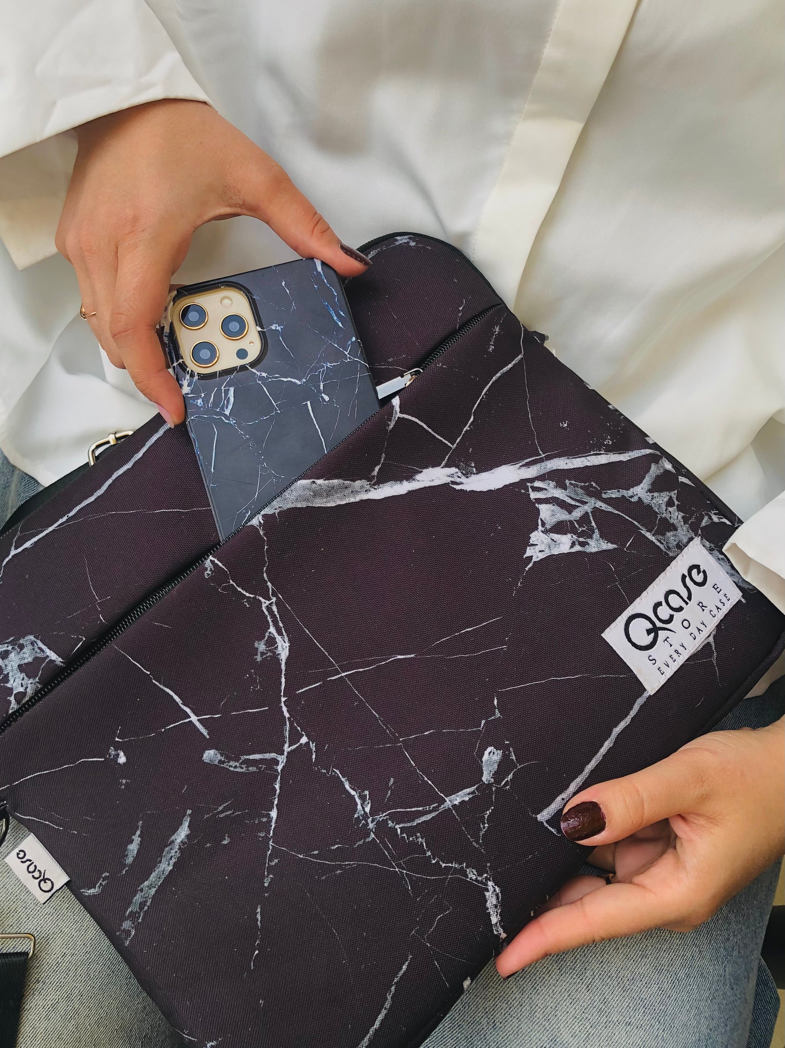 Black Marble Ipad Sleeve