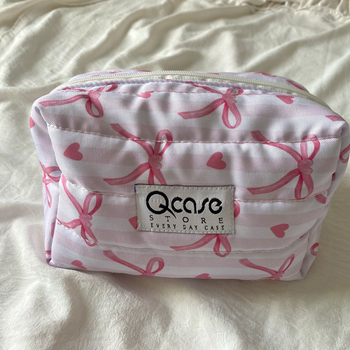 Ribbon Cloud Pouch