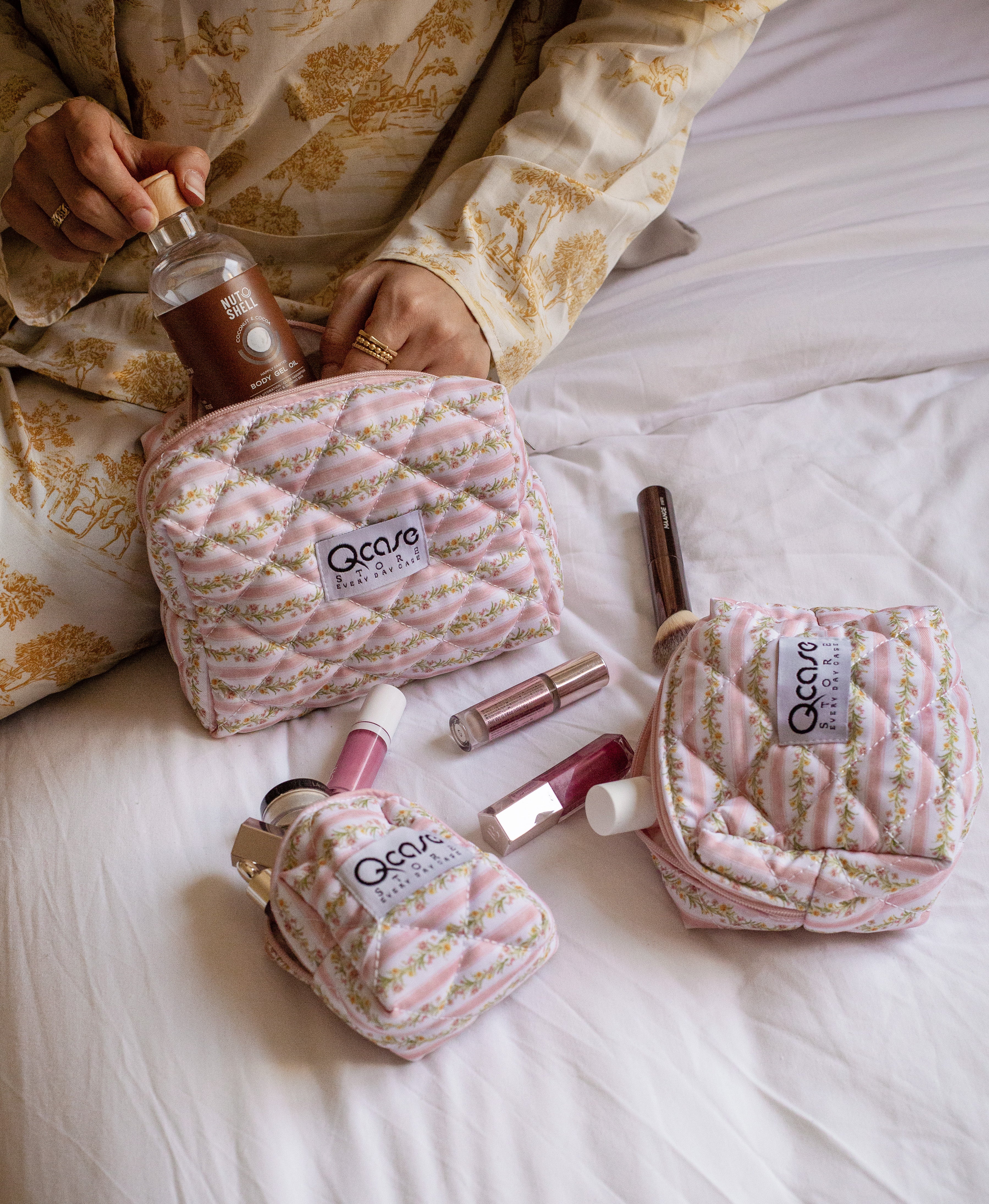 English Garden Pouch