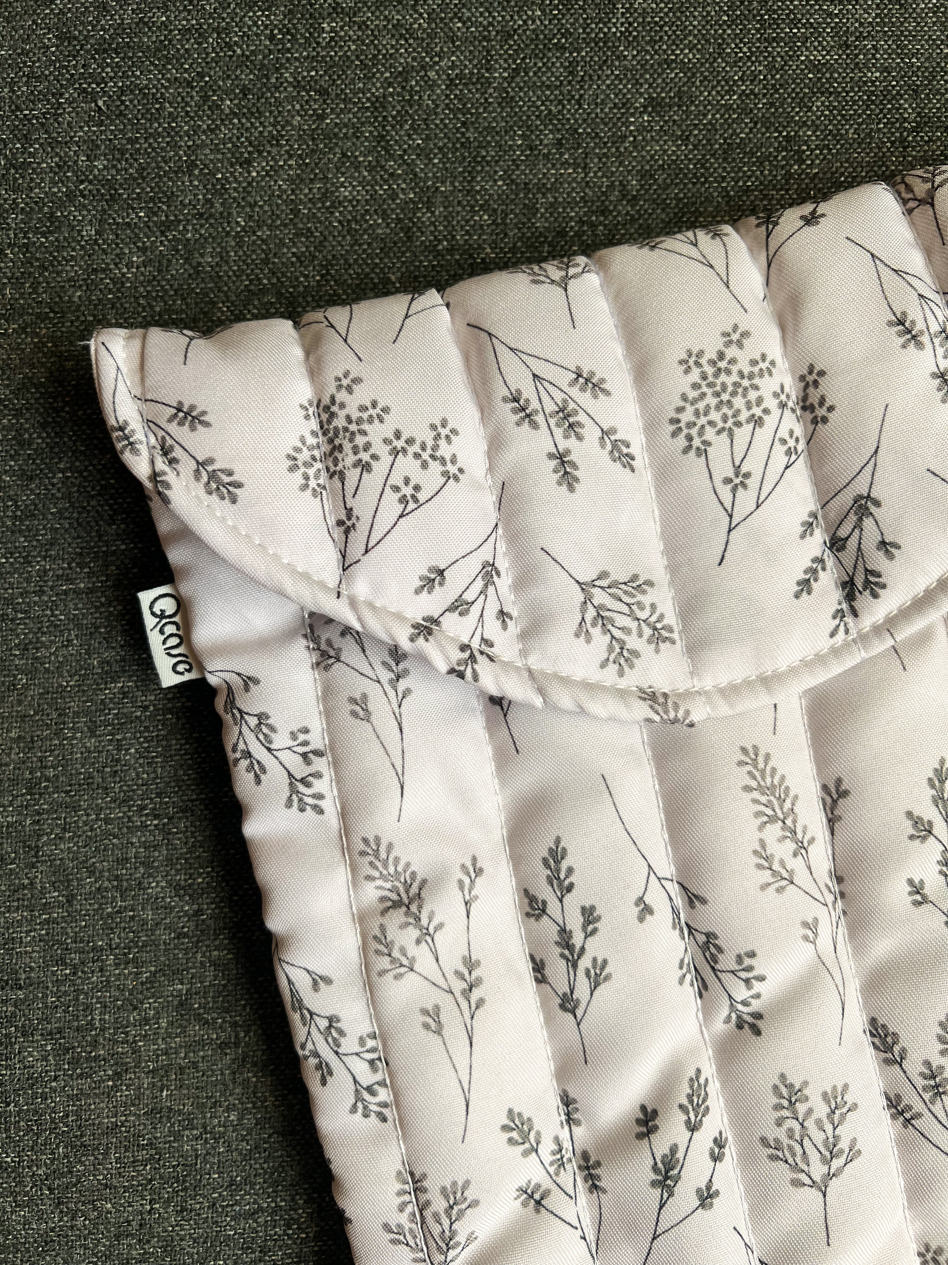 Beige Bloom Puffy Sleeve