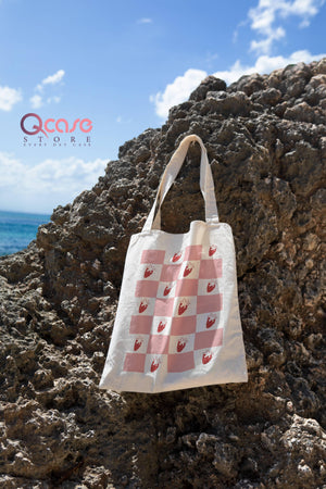 Strawberry pattern tote bag - Qcase Store | Everyday Case